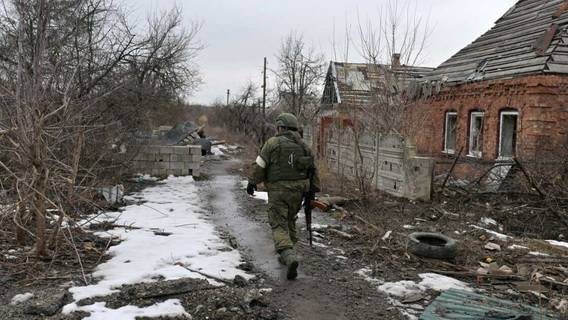 Российские бойцы освободили Марьинку. Сейчас ожесточенные бои идут за Новомихайловку