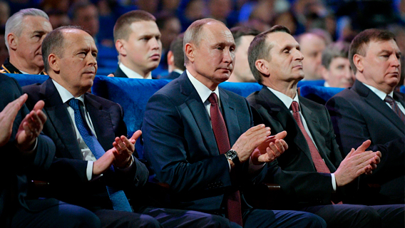 Российские спецслужбы разжигают расовую напряженность в преддверии выборов в США