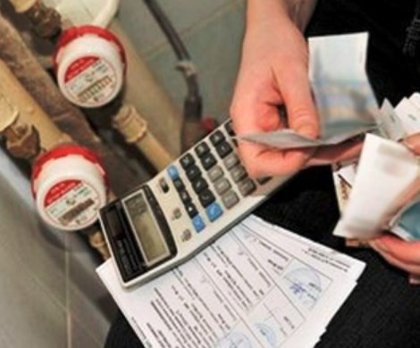 Россиянам предлагают оплатить долги соседей по коммуналке и забирать их квартиры