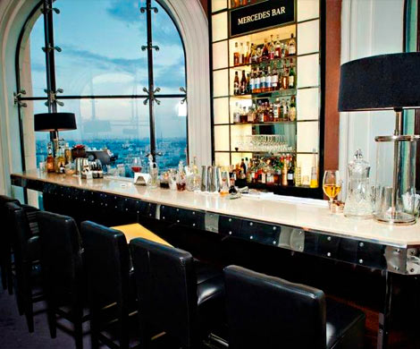 Самая длинная ночь года в Mercedes bar