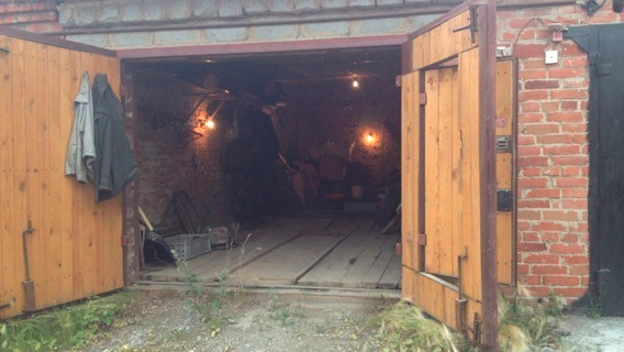Самозанятые россияне скрываются от налогов в гаражах