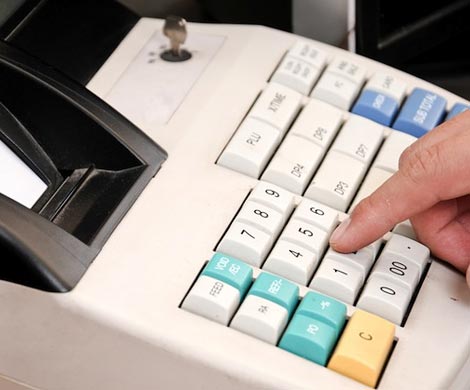 Самозанятых граждан обяжут использовать кассовые аппараты