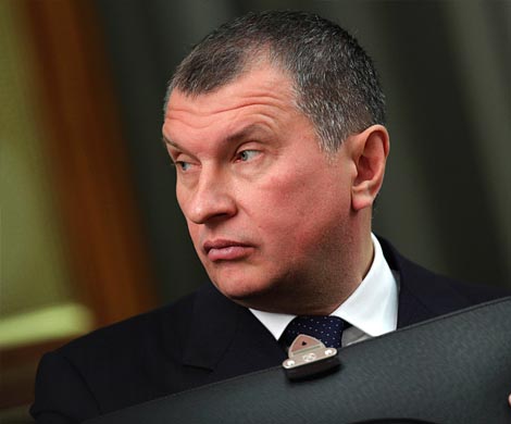 Сечин: дешевая нефть выгодна финансистам