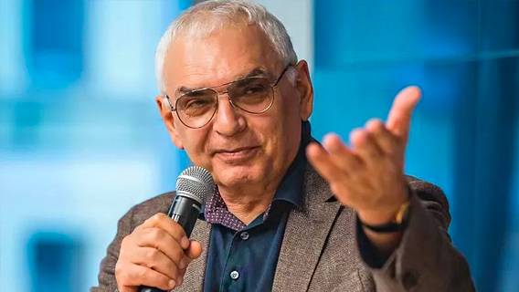 Сегодня кинорежиссер Карен Шахназаров отмечает 70-летие