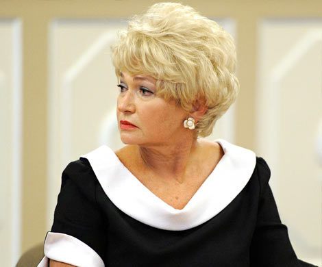 Сенатор Нарусова предложила наказывать за оскорбление главы РФ