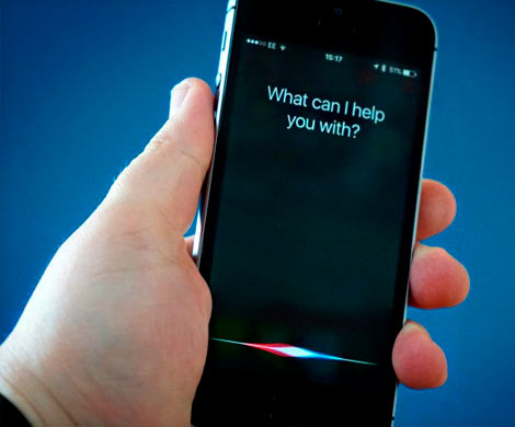 Siri оскандалилась, похоронив Джона Траволту
