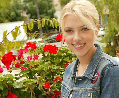 Скарлетт Йоханссон выиграла суд у писателя, который использовал ее образ