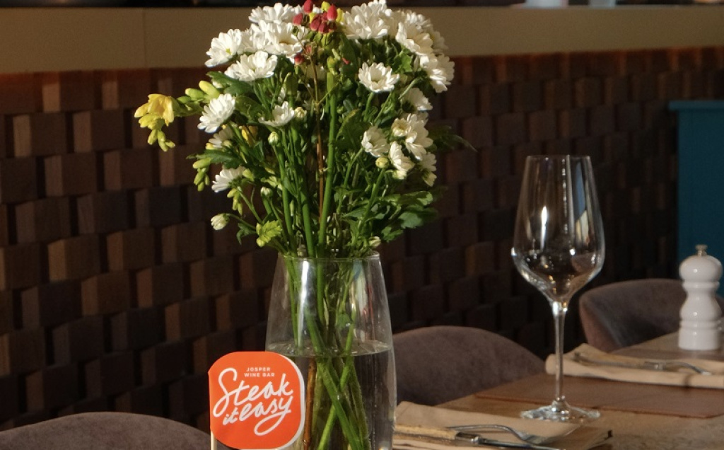 Сначала борщ, потом стейк, потом ещё раз: безлимитные бранчи в Steak It Easy by Vasilchuki