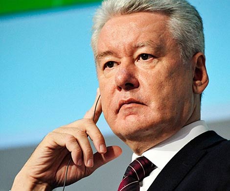 Собянин сдает позиции