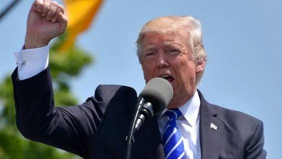 Согласно опросу Дональд Трамп обошел Рона Десантиса на президентских праймериз республиканцев