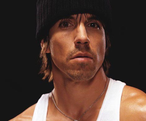 Солист Red Hot Chili Peppers попал в больницу