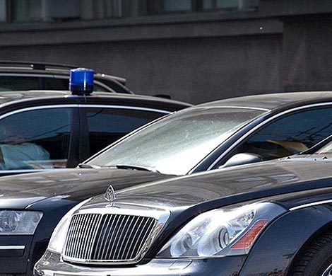 Составлен  рейтинг трат чиновников на аренду служебных автомобилей