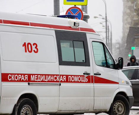 Сотрудница полиции выжила после падения с седьмого этажа в Москве