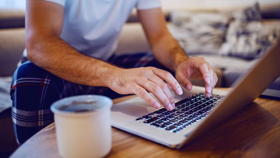 Сотрудники Facebook смогут работать из дома до июля 2021 года