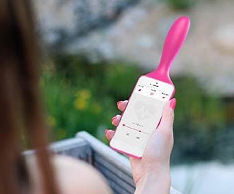 Создана вибрирующая насадка на смартфон для общения между влюбленными