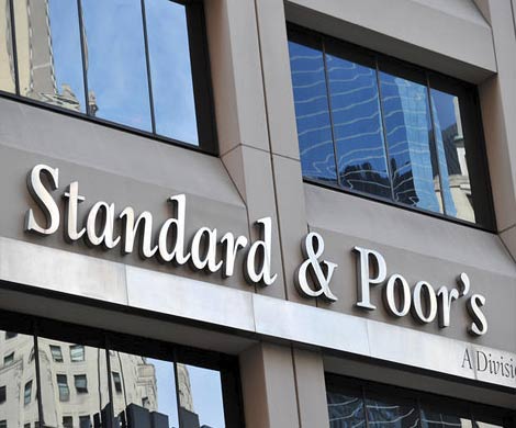 S&P понизило рейтинг России до «мусорного»