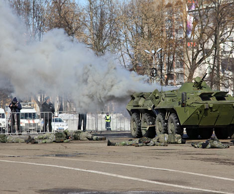 Спецвойска и боевые машины «оккупировали» Театральную площадь Кирова