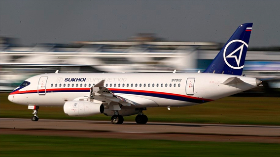 SSJ-100 не смог вылететь из Челябинска из-за отказа двигателя