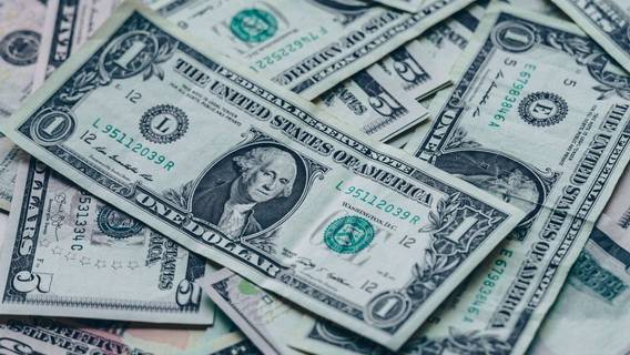 Стоимость американского госдолга растет из-за борьбы ФРС с инфляцией 