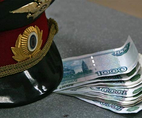 Столичные правоохранители попадаются на многотысячных взятках
