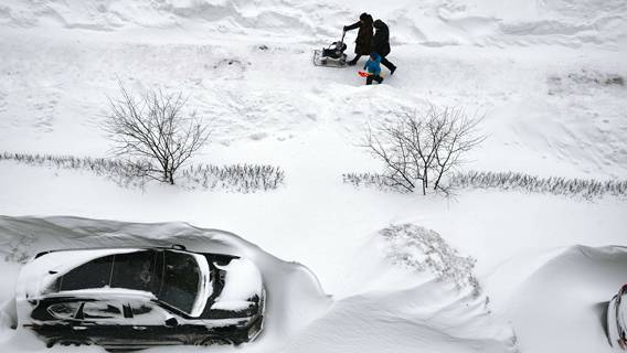 Удар стихии парализовал движение в столичном регионе