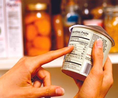 Те, кто читают этикетки продуктов перед покупкой, весят меньше 