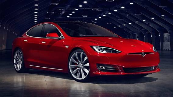 Tesla начала поставки своего нового седана Model S Plaid
