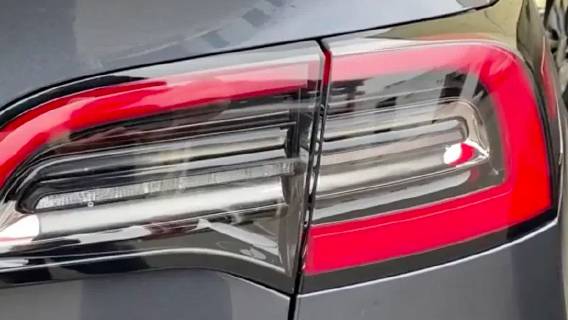 Tesla отзовет 435 000 автомобилей в Китае из-за проблем с задними фарами