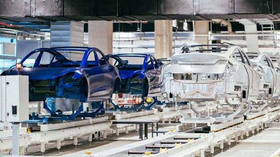 Tesla приостановила производство в США из-за нехватки деталей