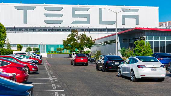 Tesla приостановит производство на китайском заводе в конце этого месяца