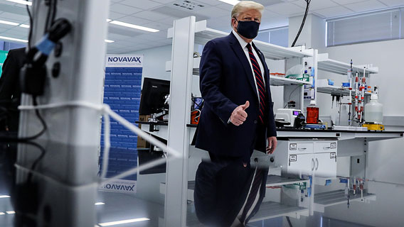 Трамп может ускорить внедрение британской вакцины от коронавируса перед выборами в президенты