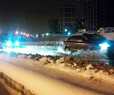 Трасса под Реутовым превратилась в каток из-за коммунальной аварии
