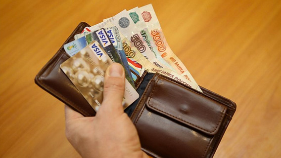 Треть россиян с трудом возвращает кредиты