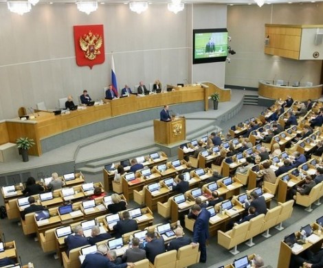 У Путина и Медведева остался год: в Госдуме резко раскритиковали ситуацию в России