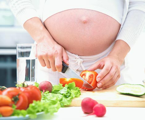 Ученые рассказали, как влияет питание женщины во время беременности на вкусовые предпочтения ее ребенка