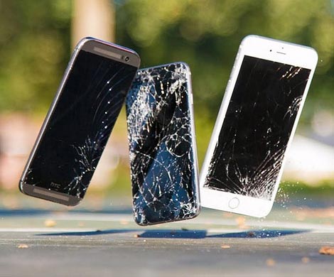 Ученые вывели формулу падающего смартфона