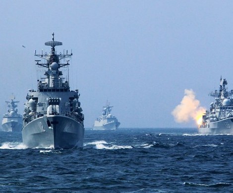 Украинские военные корабли вторглись на российскую территорию