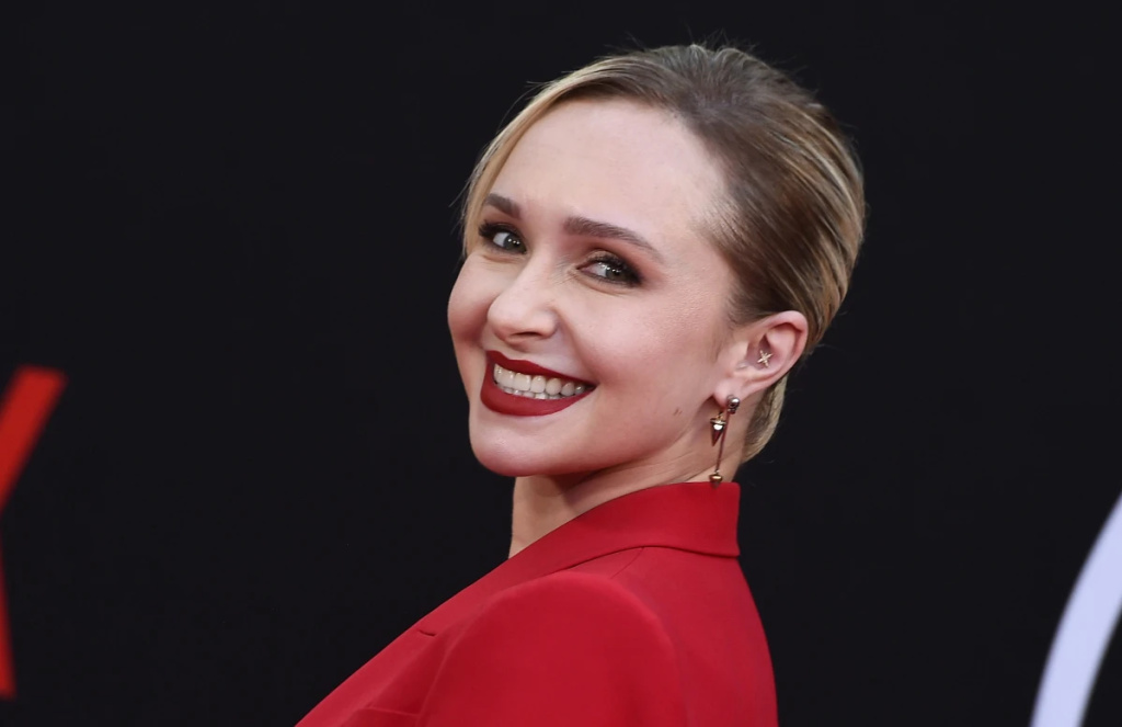 Умерла Хейден Панеттьери, звезда "Героев" и "Нэшвилла". Ей было 36 лет