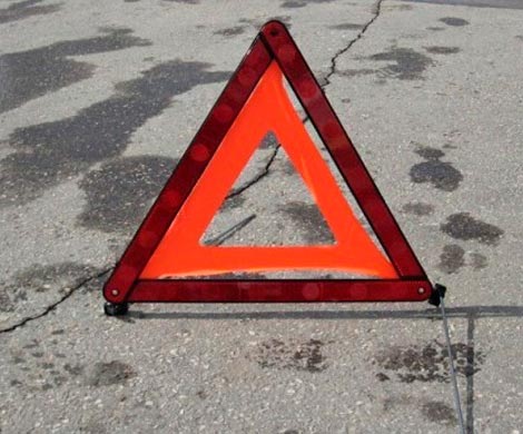 В Абакане автоледи устроила массовое ДТП с грузовиком и иномаркой