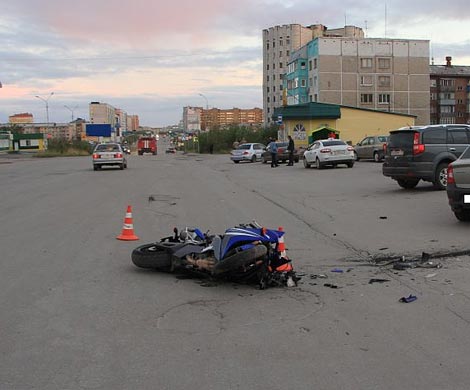 В Астрахани на Боевой автомобилист без полиса сбил мотоциклиста