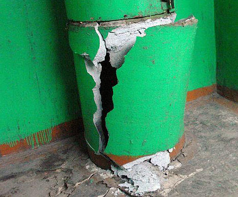 В Бийске взорвался мусоропровод жилого дома: есть пострадавшие