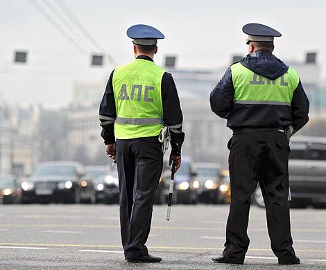 В Брянске неизвестный водитель разбил автомобиль и скрылся