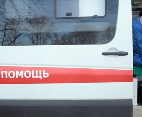 В центре Москвы Мерседес сбил на тротуаре двух пешеходов, один погиб