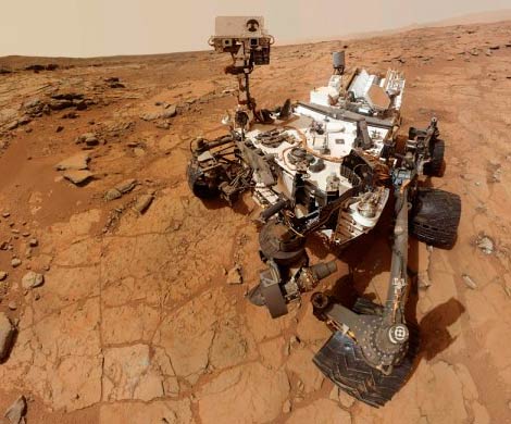 В честь годовщины пребывания на Марсе Curiosity сделал селфи