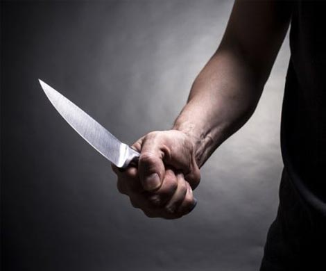 В Чувашии мужчина получил удар ножом, покурил с обидчиком и уехал домой на такси