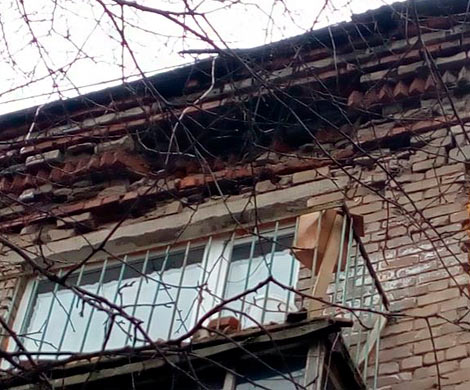 В доме №126 на Воткинском шоссе в Ижевске обрушилась часть карниза