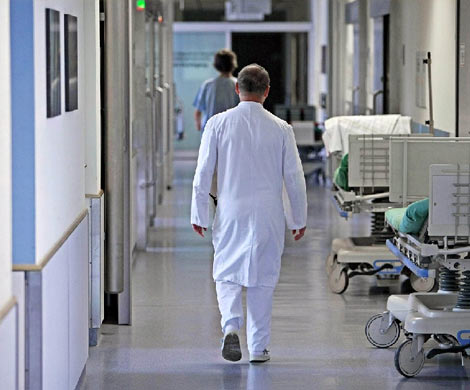 В Екатеринбурге молодой человек выжил после падения с 9-го этажа‍
