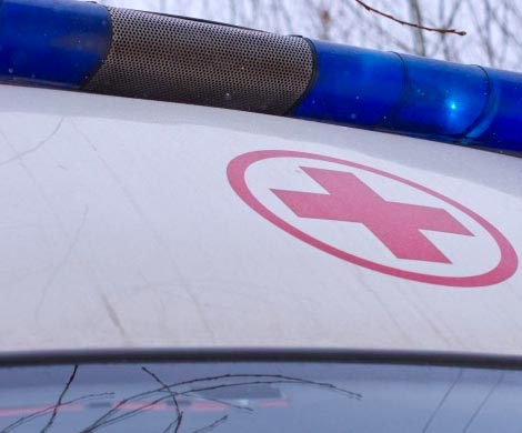В Екатеринбурге на первоклассницу в школе упал светильник‍