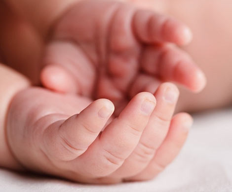 В Ессентуках 19-летняя мать случайно убила семимесячную дочь во время кормления