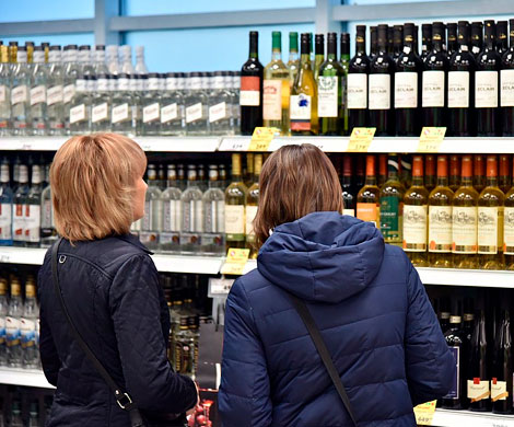 В Госдуме предложили убрать алкоголь с витрин магазинов
